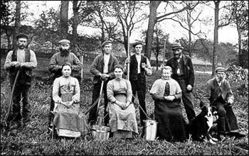 Farm workers at South Colleonard circa 1916