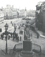 Field Marshal Kieth looks down on the Broadgate, Peterhead  Washington Wilson Collection courtesy of the University of Aberdeen.